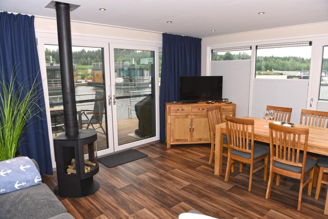 Hausboote Am Baerwalder See Traumhaus-Mieten Klitten Esterno foto